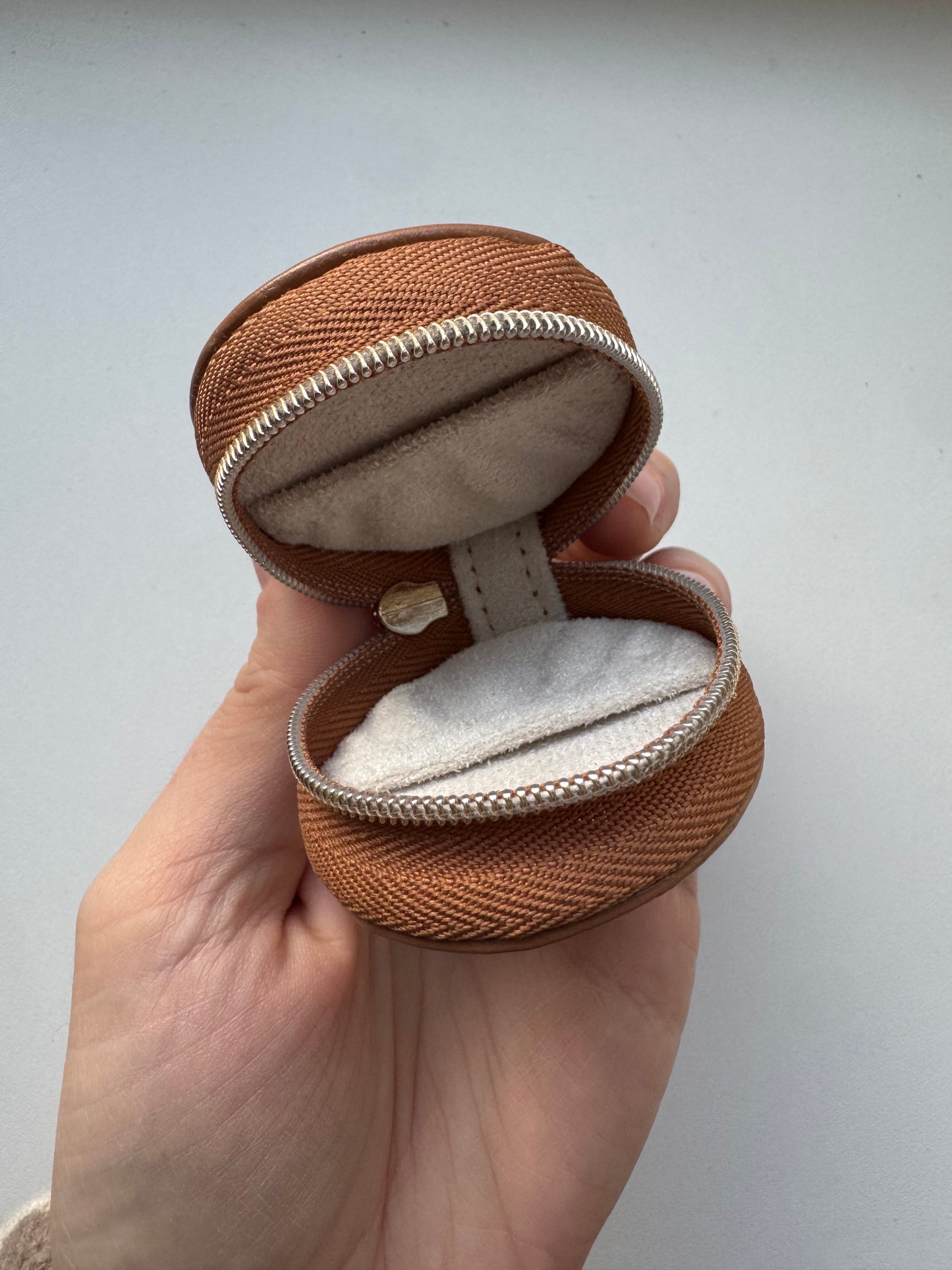 23 Smykkeskrin med nøglering i brunt PU-læder - limited edition