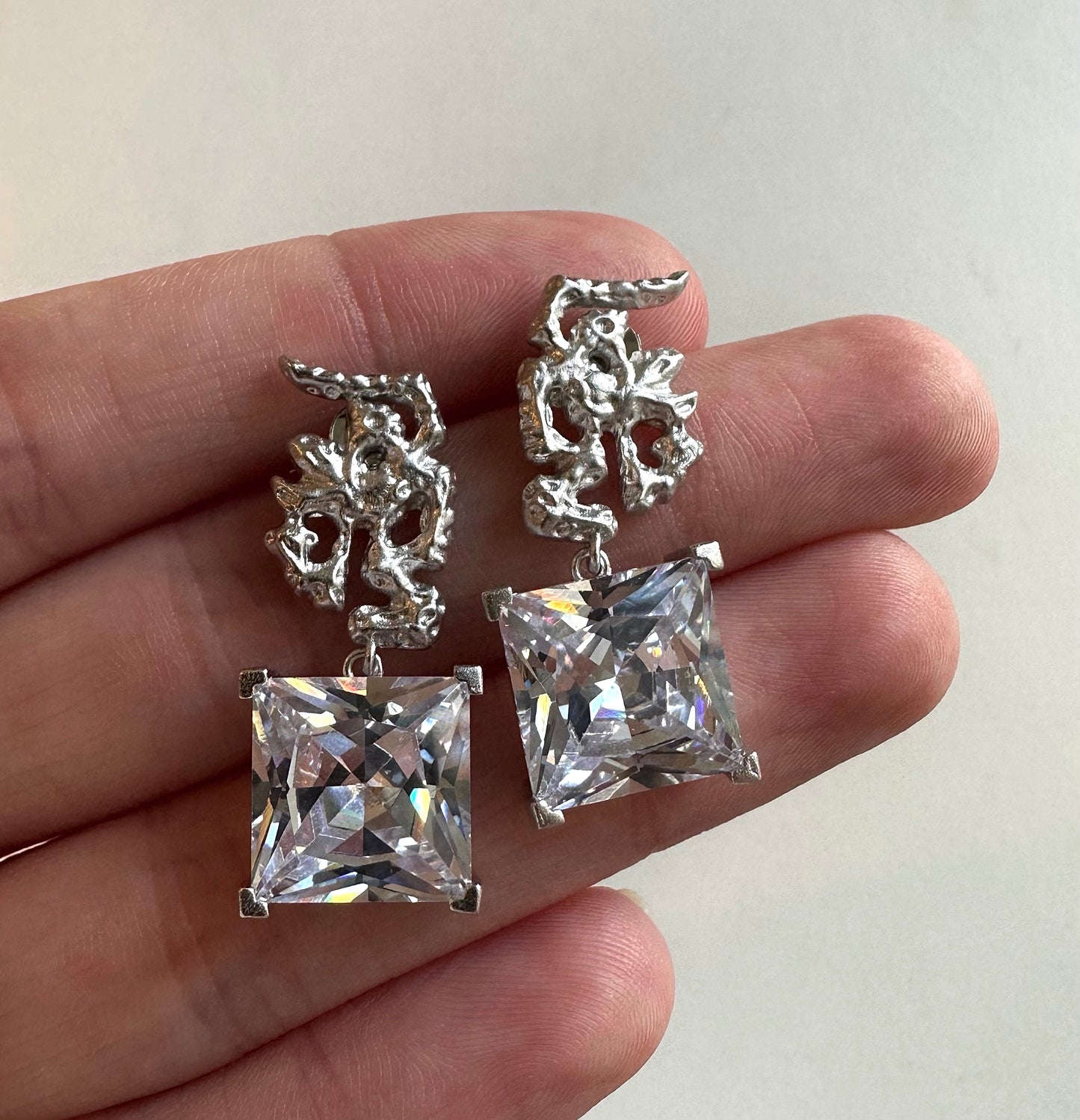 03 Miru Earrings (rhodium)