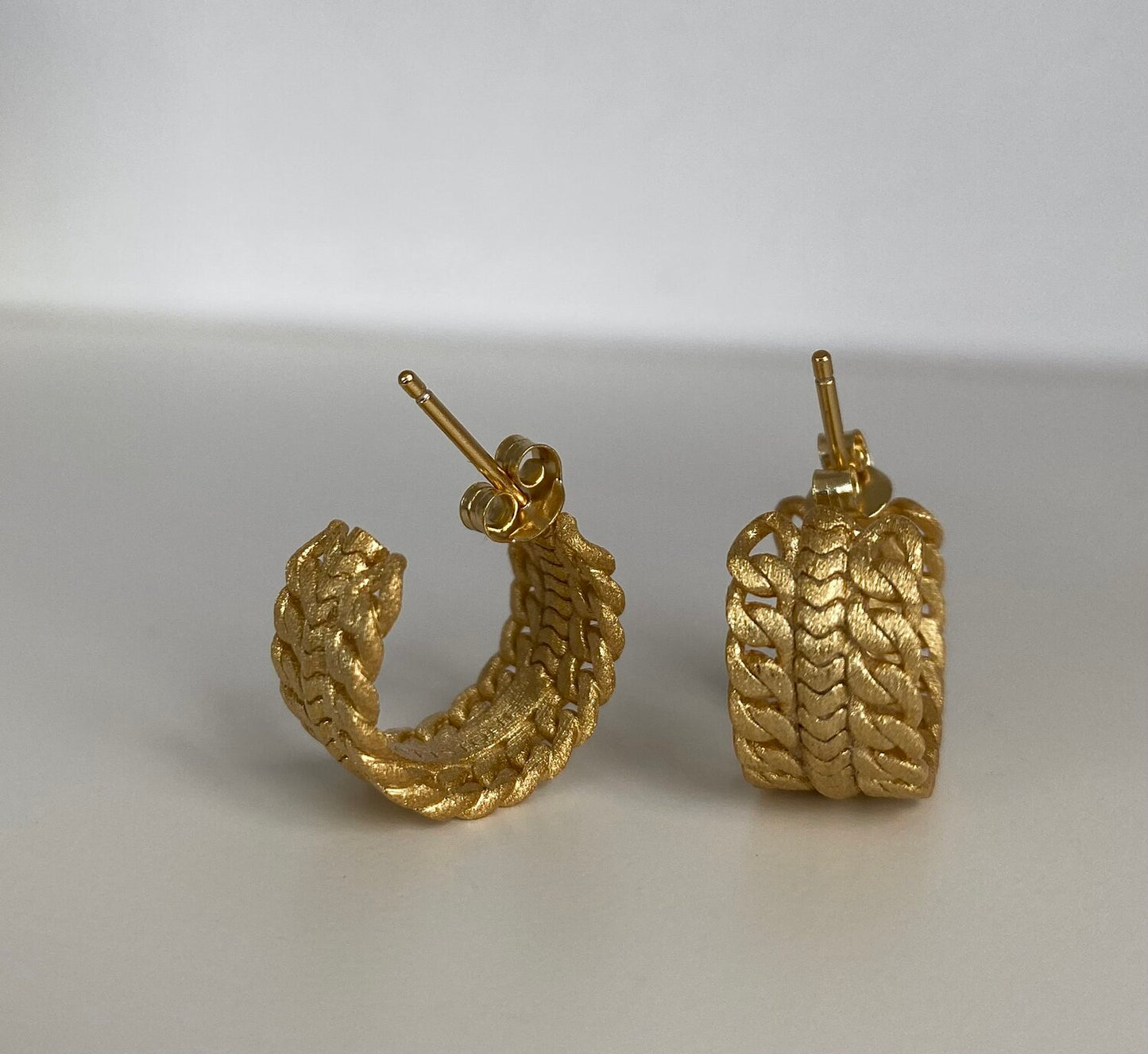 11 Chain Hoop