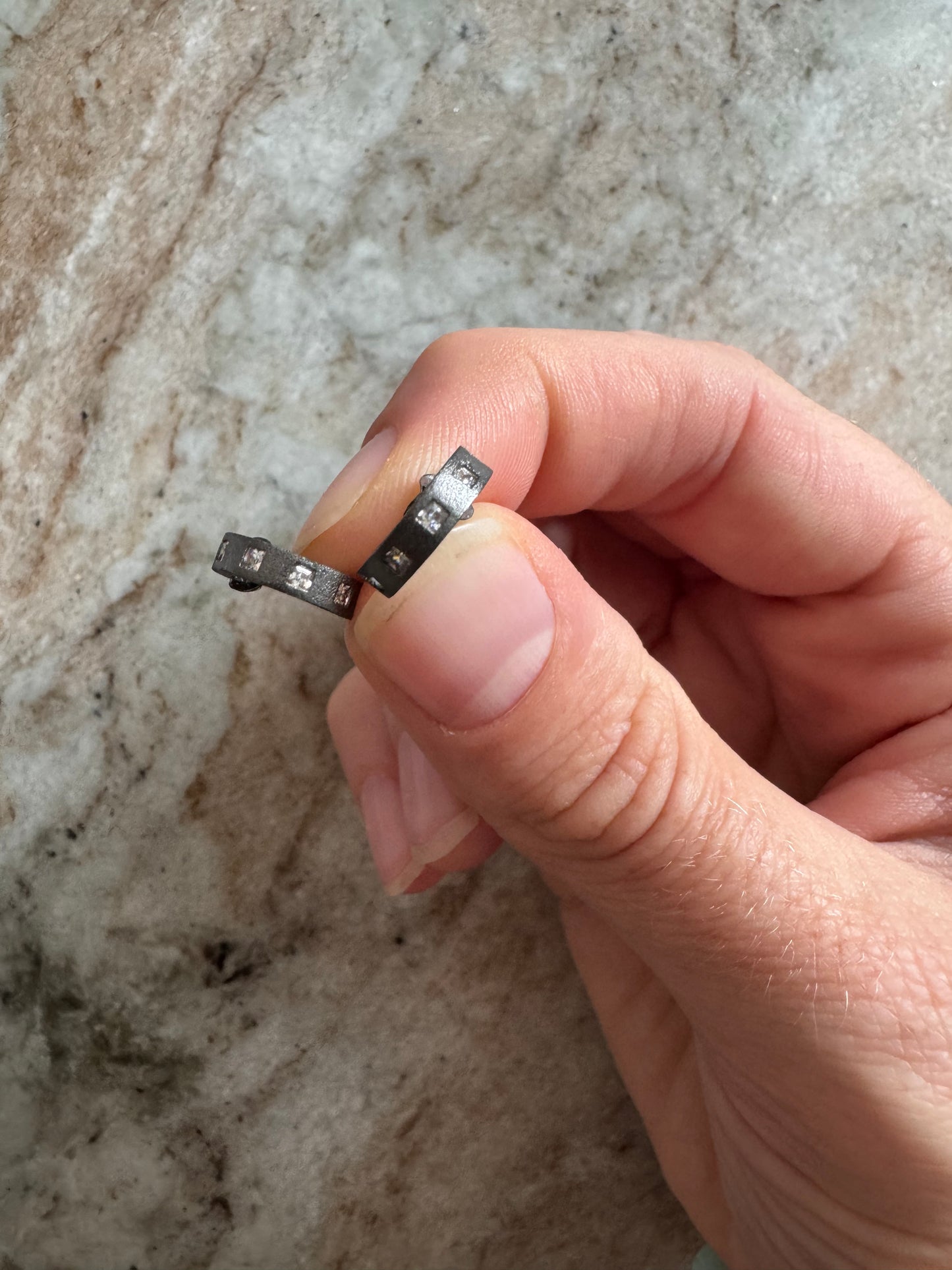 09 Tiny Hoop, Embellished (black rhodium)