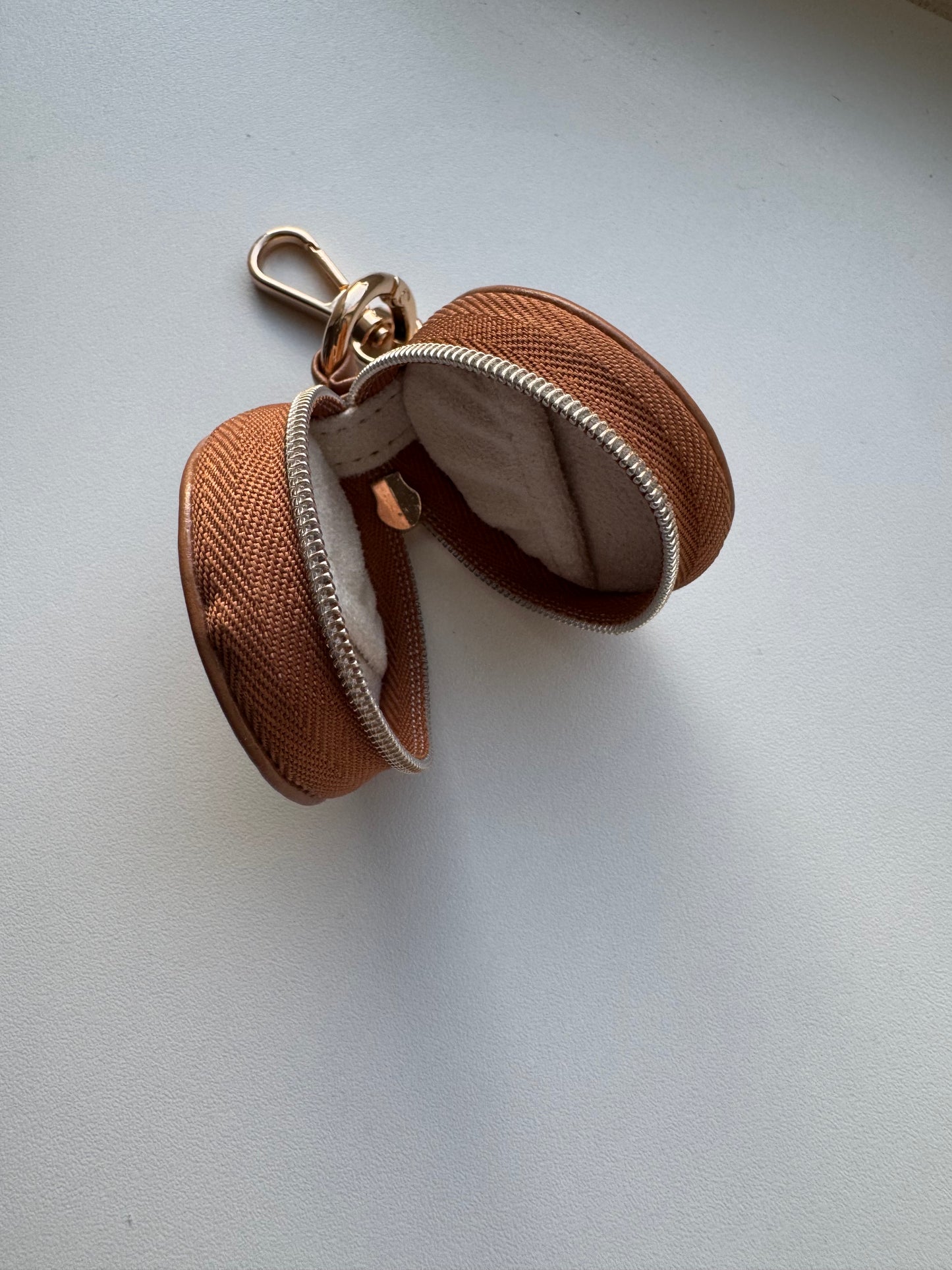 23 Smykkeskrin med nøglering i brunt PU-læder - limited edition